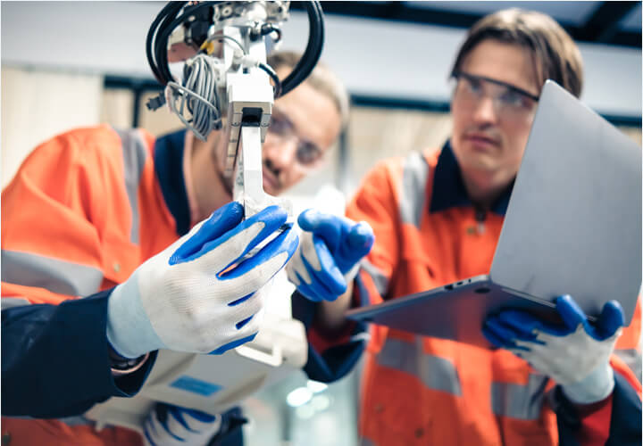 优质的在职培训机会，有机会与高水平团队一起工作