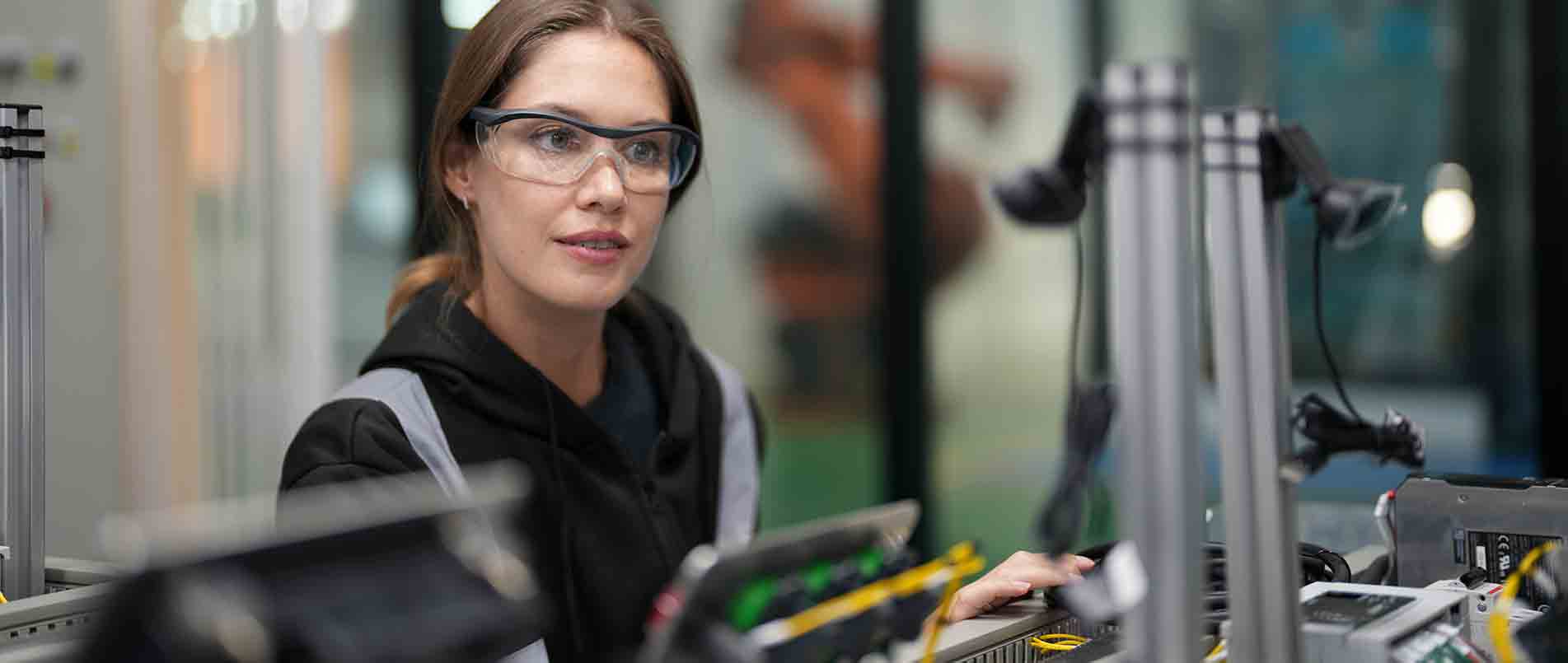 pp电子模拟器精彩亮相IOTE 2024：探究技术融合，展望智慧未来